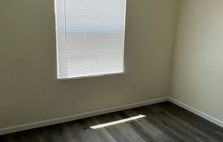 2 beds, 1 bath, 600 sqft, $725, Unit 440 SE Tefft St - Unit 09