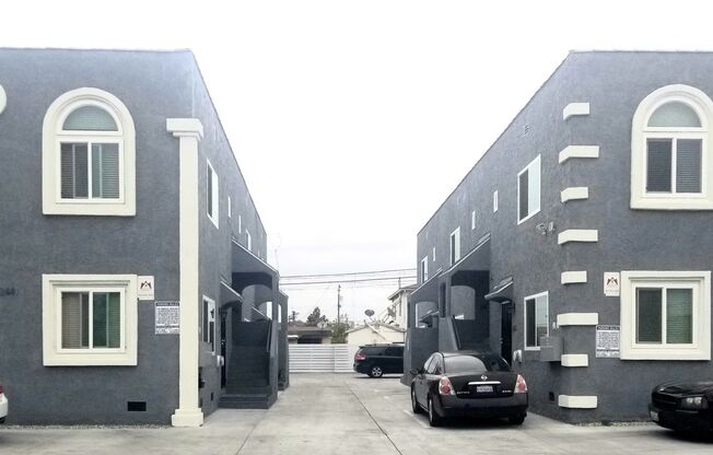 2443 Palm Place 1 Bed1 Bath $1775