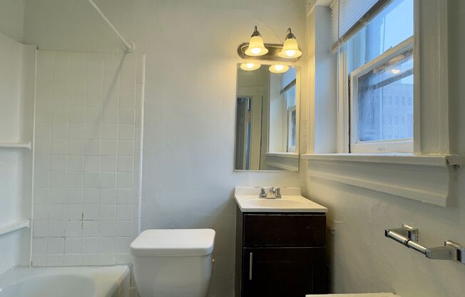 4 AND 10 E BIDDLE ST