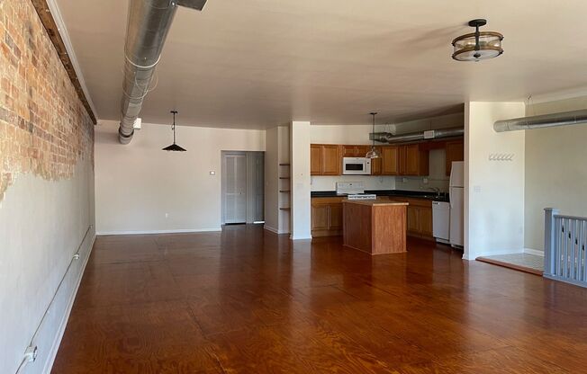 2 bed 1 bath loft apartment in Star!