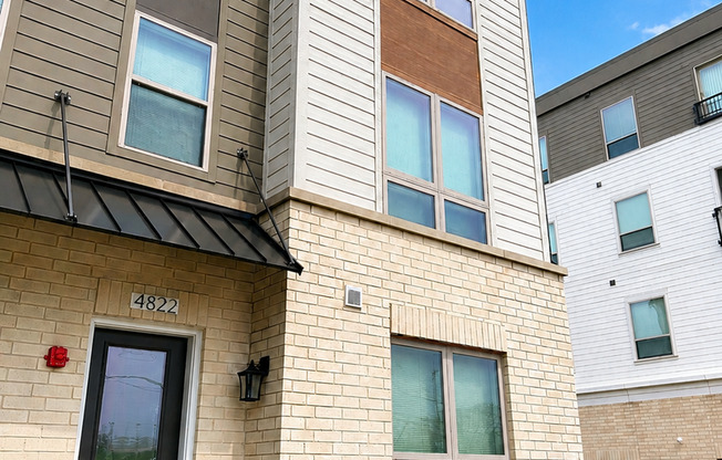 3 beds, 2.5 baths, 2,160 sqft, $3,195, Unit 4822 157th Street