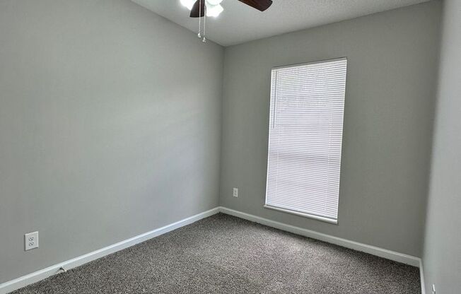 2 beds, 1 bath, 750 sqft, $1,295, Unit 264- Seals