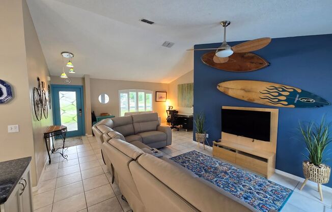Port St. Lucie Single-Family home with Fenced Yard and Pool! FULLY FURNISHED!