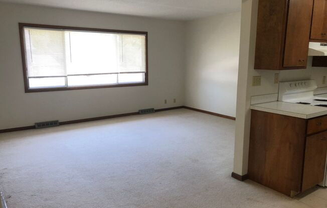 2 beds, 1 bath, $750