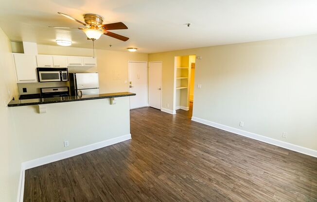 1 bed, 1 bath, 665 sqft, $1,598, Unit 407