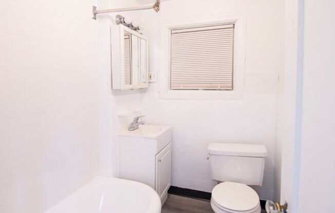 Studio, 1 bath, 450 sqft, $945, Unit 103-A106