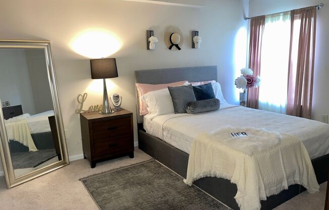 2 beds, 1 bath, 1,000 sqft, $2,325, Unit 1941KD-202