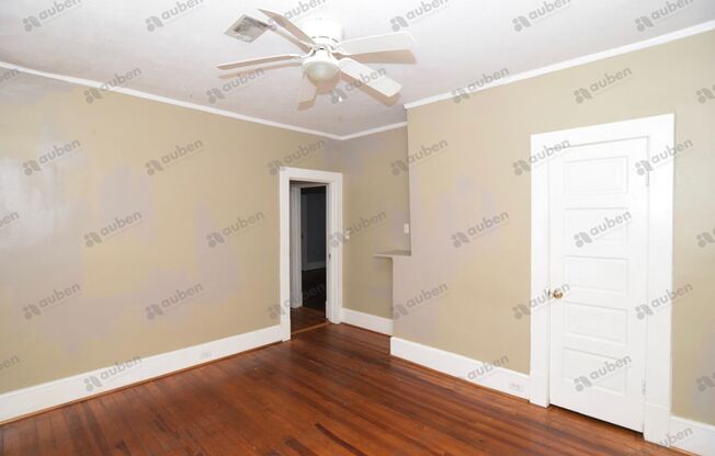 2 beds, 1 bath, $1,050, Unit Apt. A