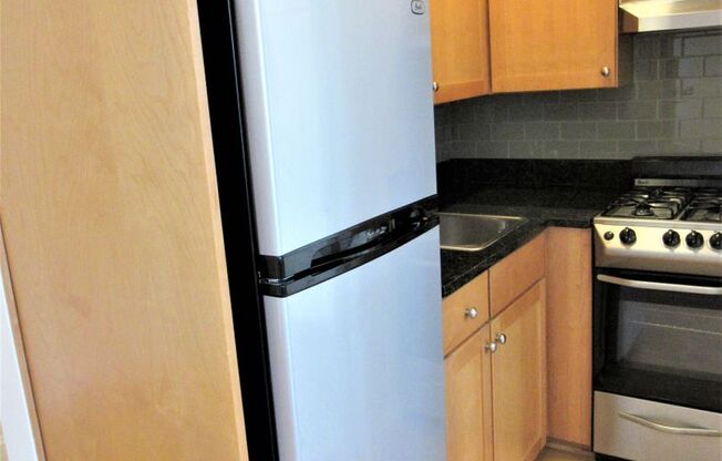Studio, 1 bath, 407 sqft, $1,895, Unit H405