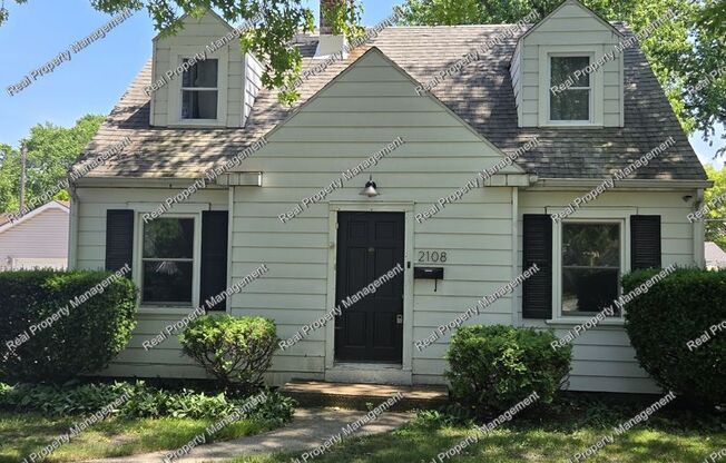 Three Bedroom Munster Cape Cod
