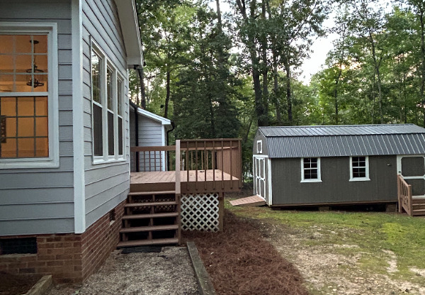 110 WOODLAND RDG DR