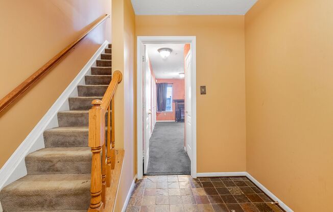 Amazing 3 BR/2 Full BA & 2 Half BA Townhome in Oxon Hill!