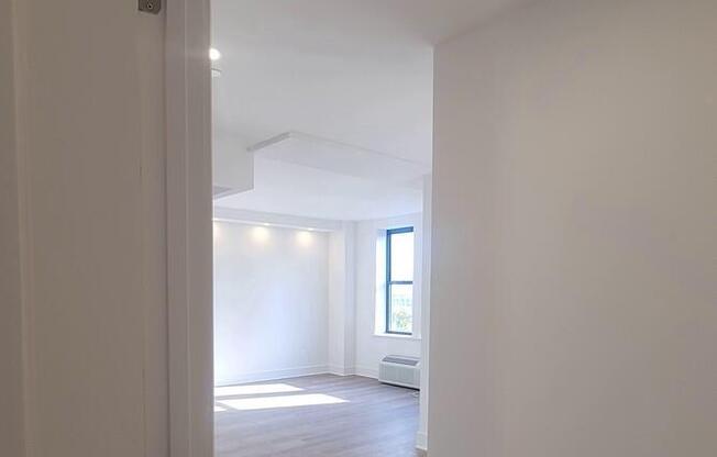 2 beds, 2 baths, $7,650, Unit 10B