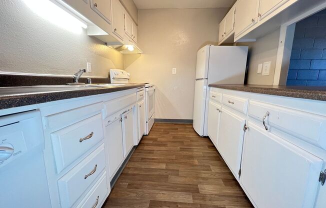 1 bed, 1 bath, 600 sqft, $785, Unit Unit 15