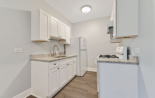 1372 W 79th St LLC