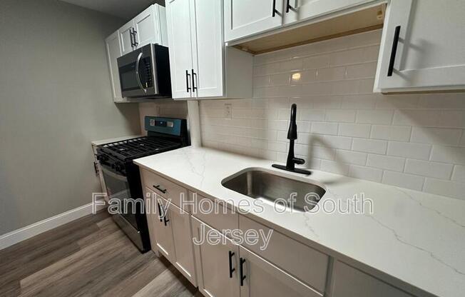 7307 W CHESTER PIKE