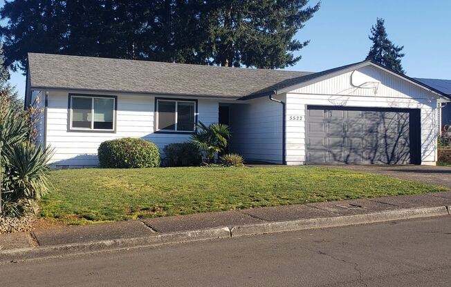 Wonderful South Salem Home in great neighborhood.
