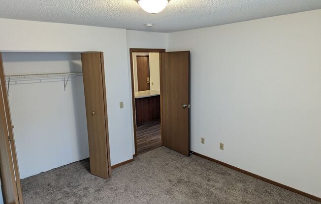 2 beds, 2 baths, 930 sqft, $1,050, Unit 240-105