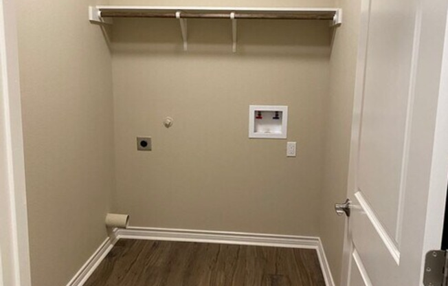 2 beds, 2 baths, 1,162 sqft, $1,525, Unit 202