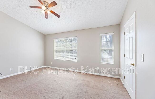 5607 STRATHMOOR MNR CIR
