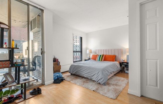 1 bed, 1.5 baths, 750 sqft, $3,200, Unit 303