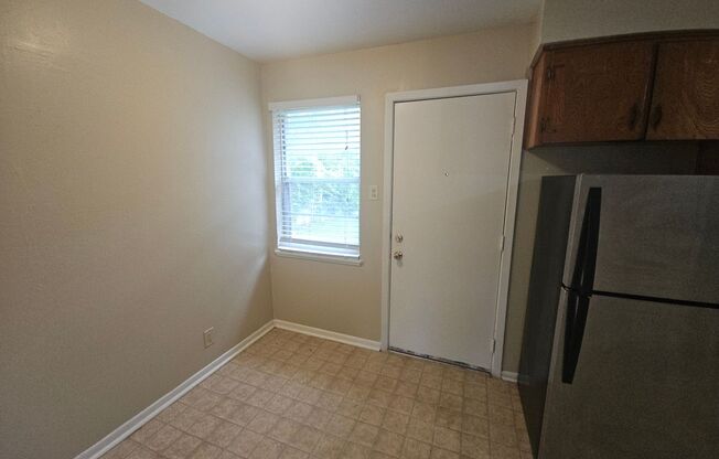 Cozy 2 bedroom 1 bathroom house with 1 car garage in North Richland Hills