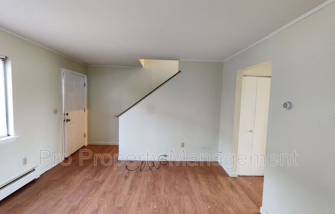 218 OAKVILLE AVE