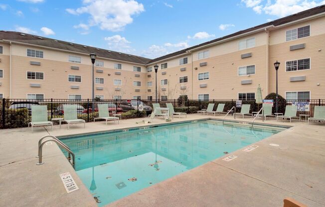 Studio, 1 bath, 329 sqft, $1,185, Unit 146