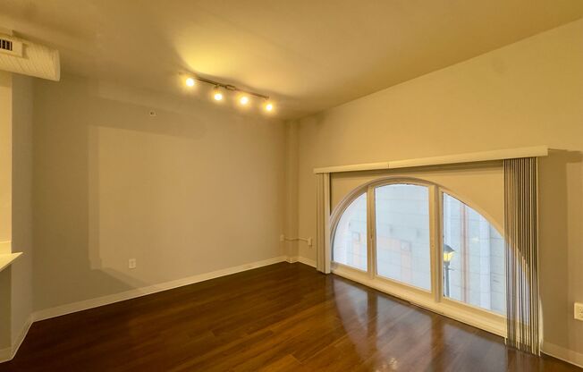 1 bed, 1 bath, 499 sqft, $1,650, Unit HA-818