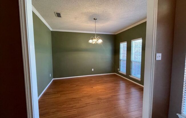 8211 QUINCY AVE