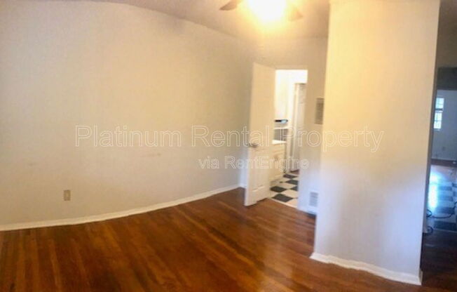 1 bed, 1 bath, 550 sqft, $1,000, Unit 6