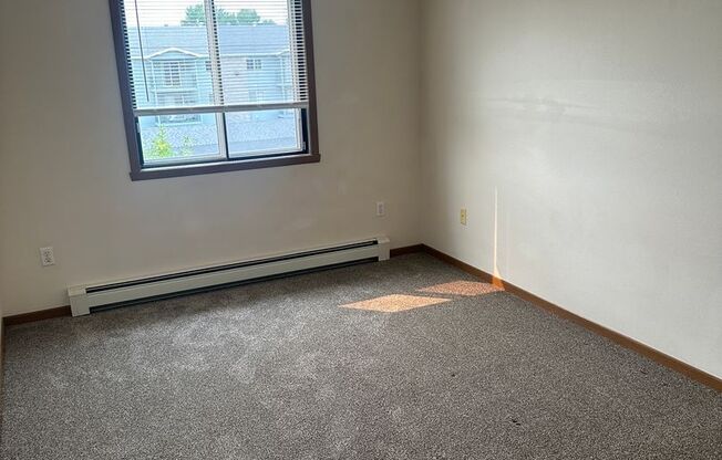 2 beds, 1 bath, 900 sqft, $795, Unit 304