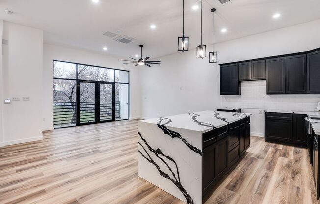Spacious Townhouse in Dallas