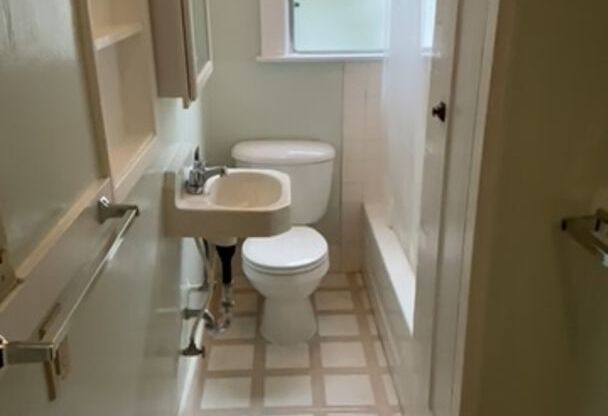 1305 Everett Avenue (Lease Only)