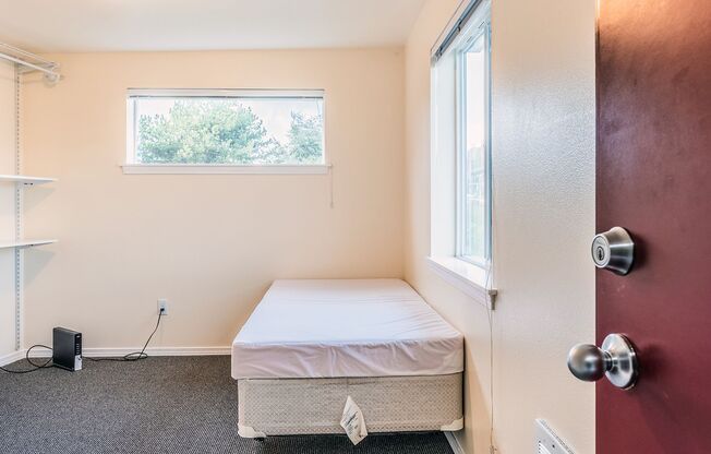 Studio, 1 bath, 130 sqft, $725, Unit D-3