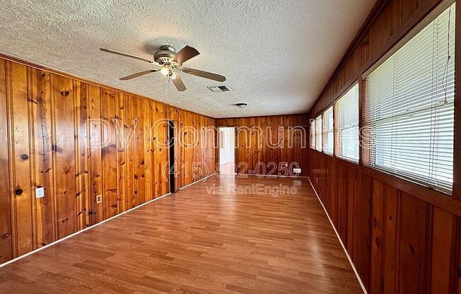 817 WESTMONT DR