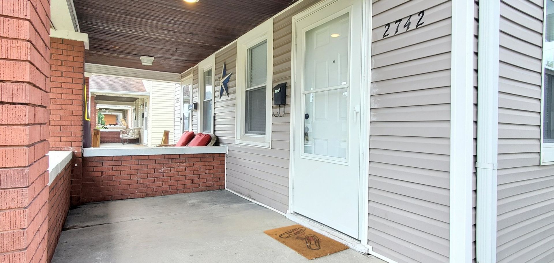 Updated 2 bedroom Townhouse - Garfield Park-South Neighborhood