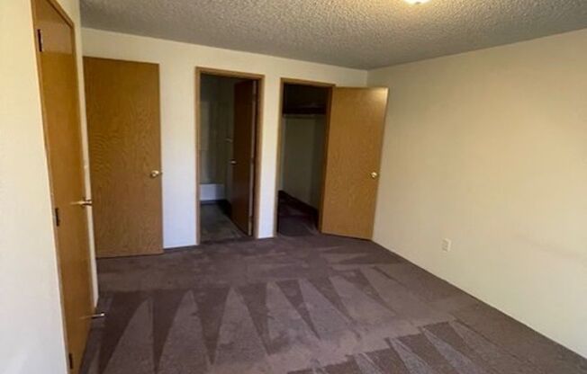 2 beds, 2 baths, 1,027 sqft, $1,450, Unit 40