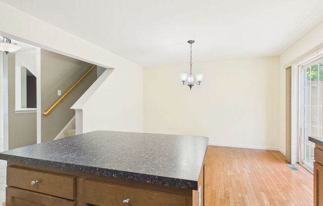 Spacious Townhouse on Mapleton Blvd.