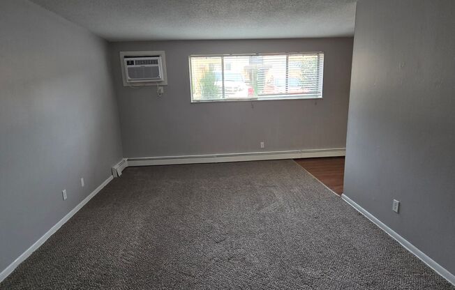 1 bed, 1 bath, 750 sqft, $865, Unit 64