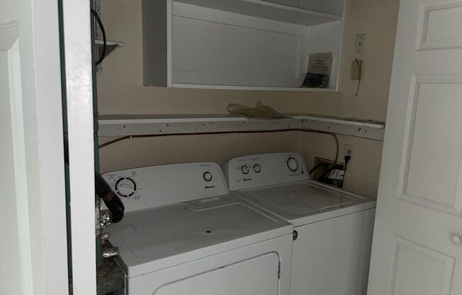 1 bed, 1 bath, $1,200, Unit B1