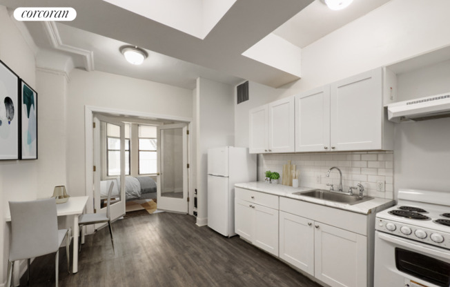 3 beds, 2 baths, $5,850, Unit 3L1