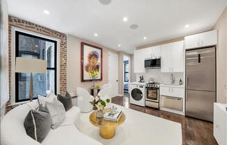 224 8 AVE