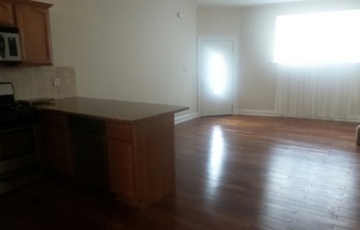 1 bed, 1 bath, 660 sqft, $1,300