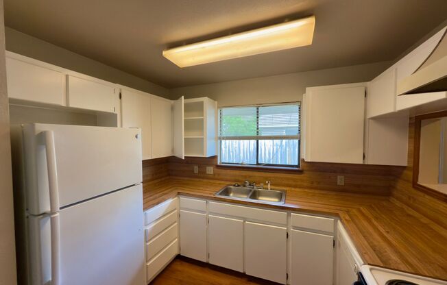8701 Piney Point
