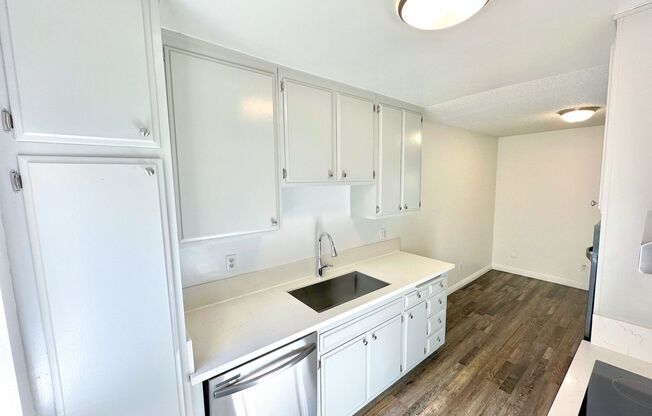 1 bed, 1 bath, 750 sqft, $2,195, Unit 111