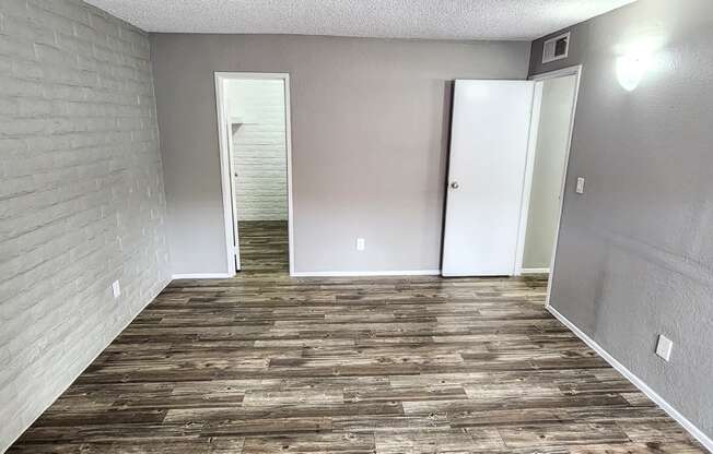 1x1 Bryten Upgrade Main Bedroom with Closet at Mission Palms Apartment Homes in Tucson AZ