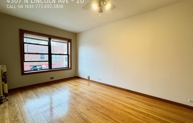 4307 N Lincoln Ave 2E