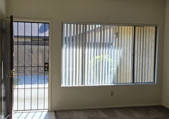 2795p- 649- 7512 Stockdale Hwy MG