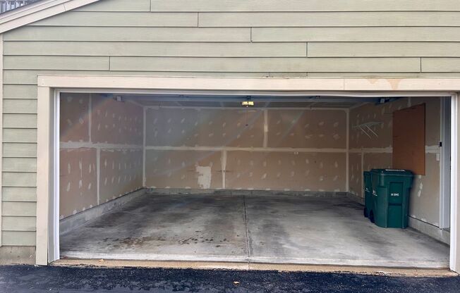2 Bedroom 2 Bath Townhouse in Grayslake